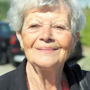 Yvette LARIVIÈRE