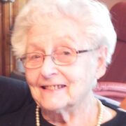Lucie HELLIN