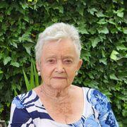 Yvette DEBUE