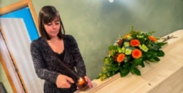 Former les vivants au métier de la mort à l’IFAPME : « J’apprends à mes élèves à tout gérer. »